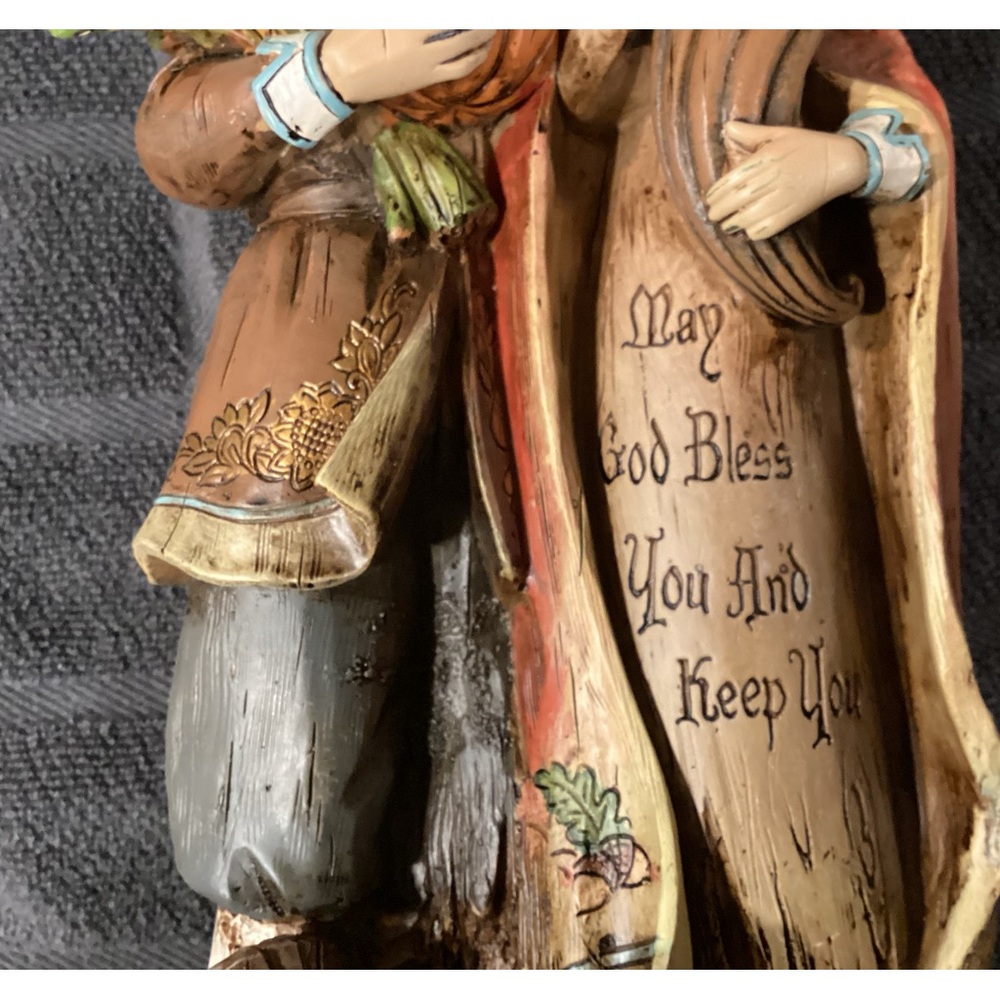 Thanksgiving Pilgrims Resin Figurine - Picture 4 of 6